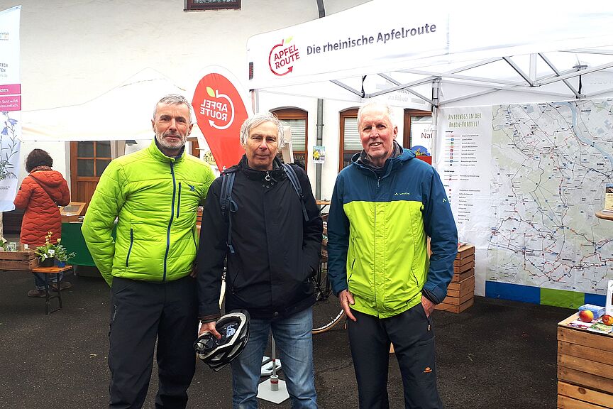 Sprecherteam ADFC Wachtberg Das Bild zeigt das ADFC-Sprecherteam 2024-26 bei der Wachtberger Frühlingstour (v.l.: Jörg Landmann, Andreas Stümer, Erwin Schweisshelm)